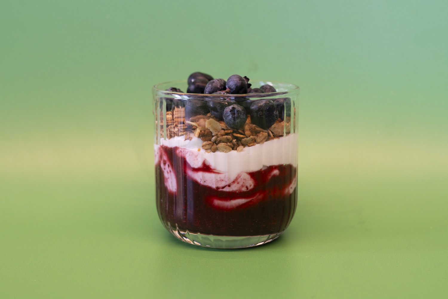 Yogurt berries parfait