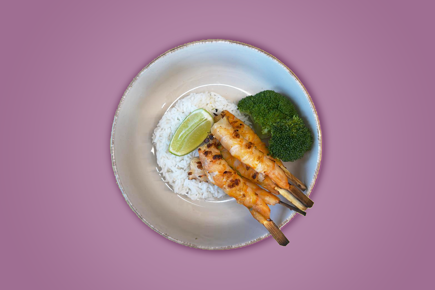 Γαρίδες σουβλάκι με ρύζι jasmine και μπρόκολο